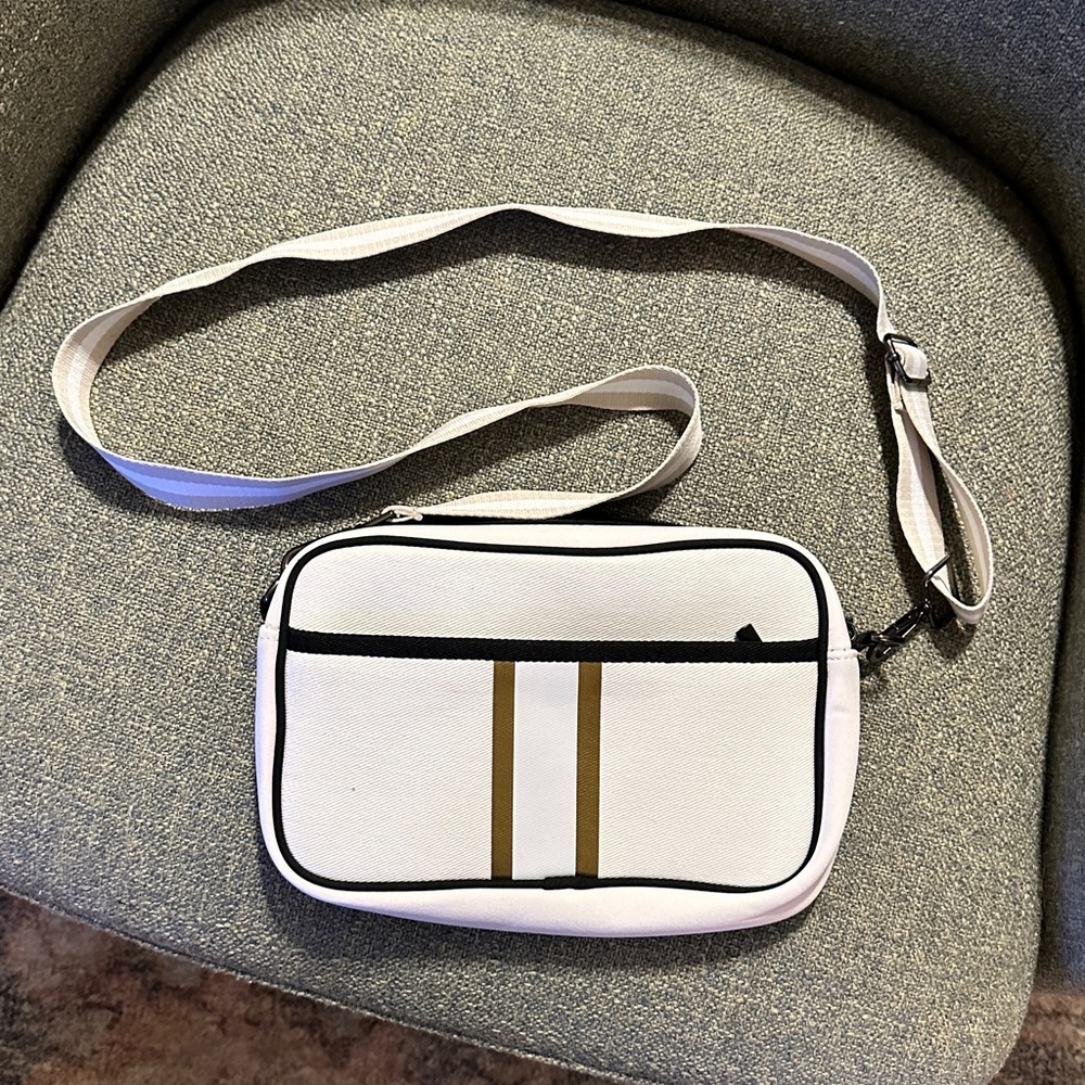 Crossbody purse
